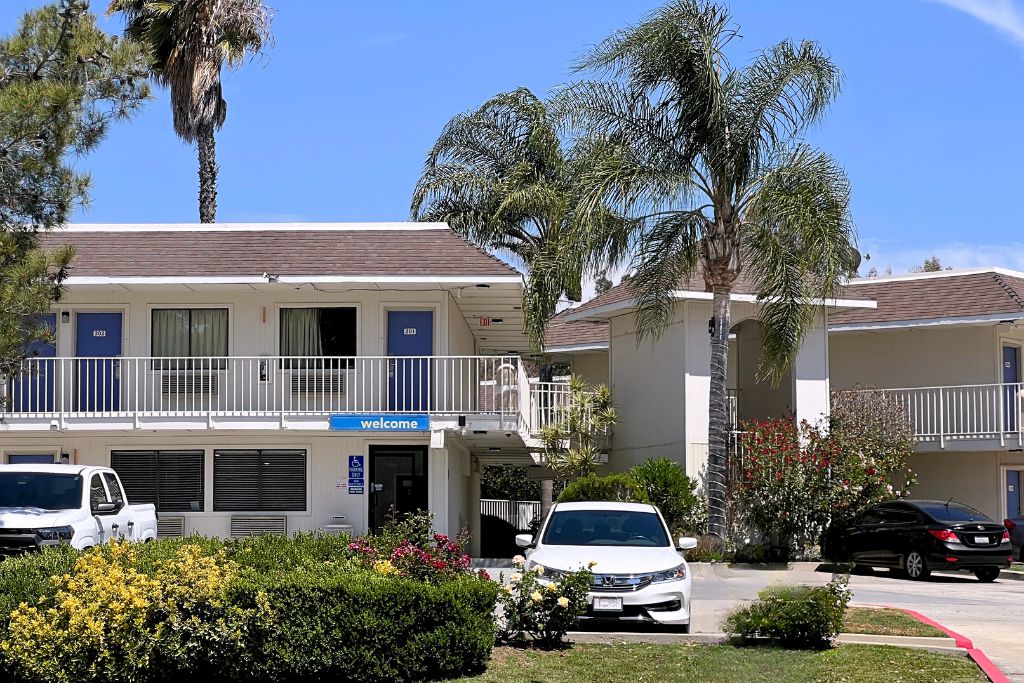 Motel 6